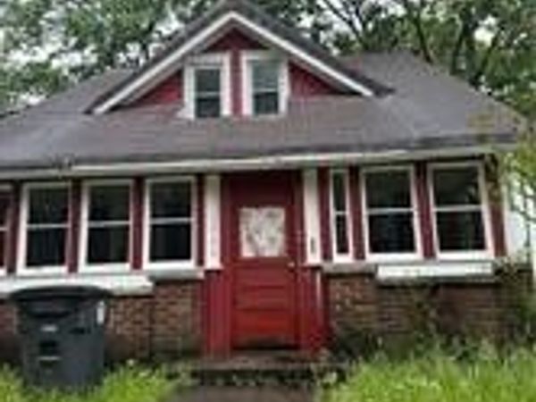 1366 Superior Avenue , Akron, OH 44307
