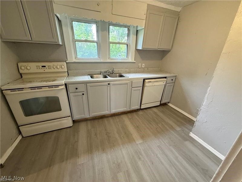 1366 Superior Avenue, Akron, OH 44307 Photo 2