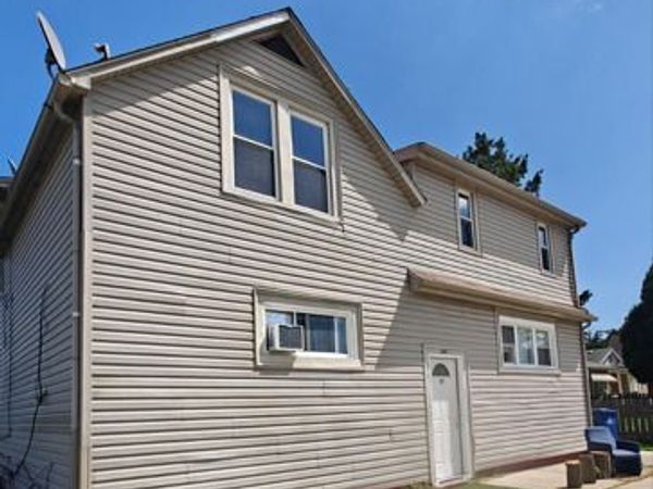 1801 Glenn Drive , North Chicago, IL 60064