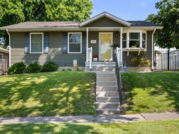 2530 Bellevue Avenue, Bettendorf, IA 52722