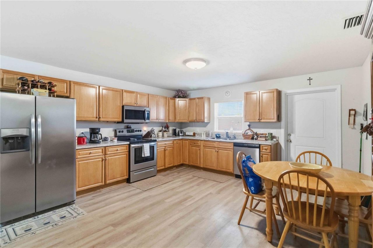 2311 54th Avenue Drive W, Bradenton, FL 34207 Photo
