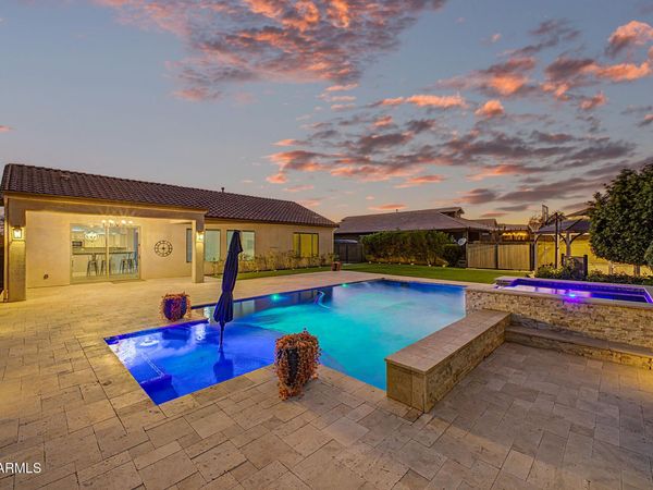 4916 W OLD WEST Trail, New River, AZ 85087
