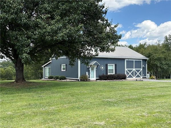910 Hanks Street, Traphill, NC 28685