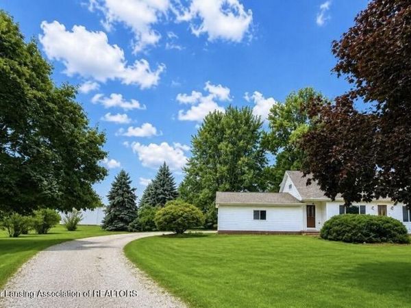 5125 N Williams Road, St. Johns, MI 48879