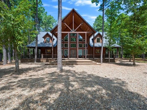 145 HACKBERRY FLATS Trail, Broken Bow, OK 74728