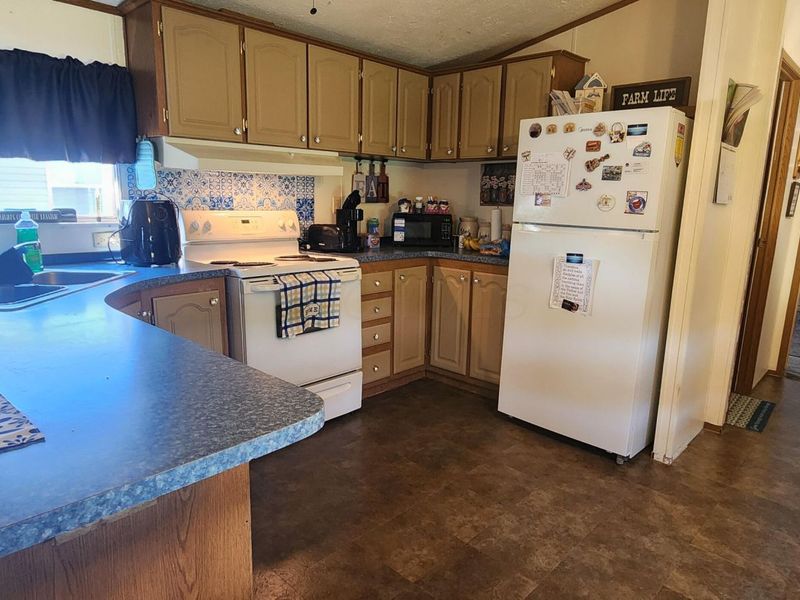 189 Parklawn Drive, Circleville, OH 43113 Photo 11
