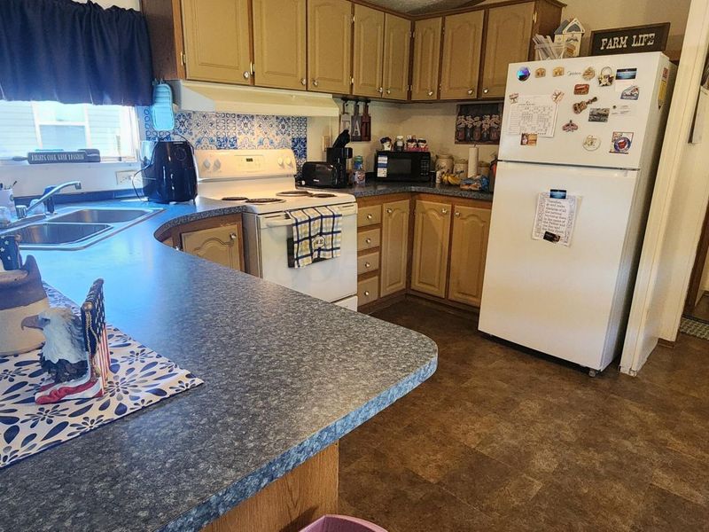 189 Parklawn Drive, Circleville, OH 43113 Photo 12