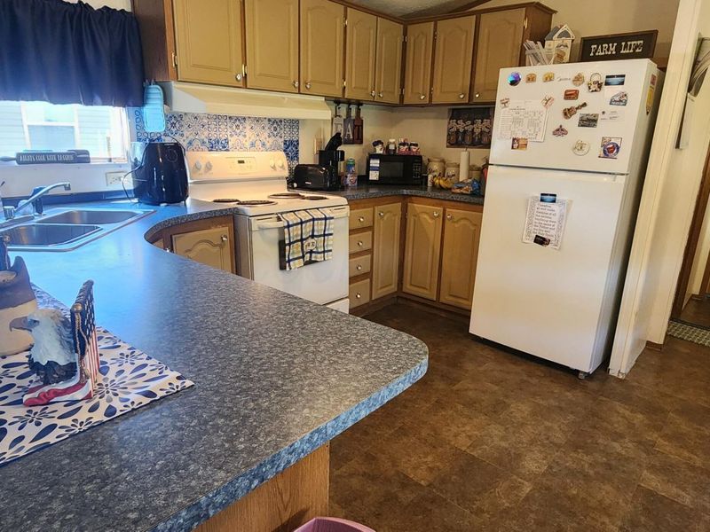 189 Parklawn Drive, Circleville, OH 43113 Photo 9