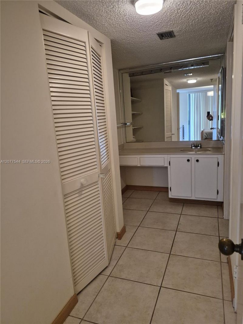 290 174th St , Unit 903, Sunny Isles Beach, FL 33160 Photo