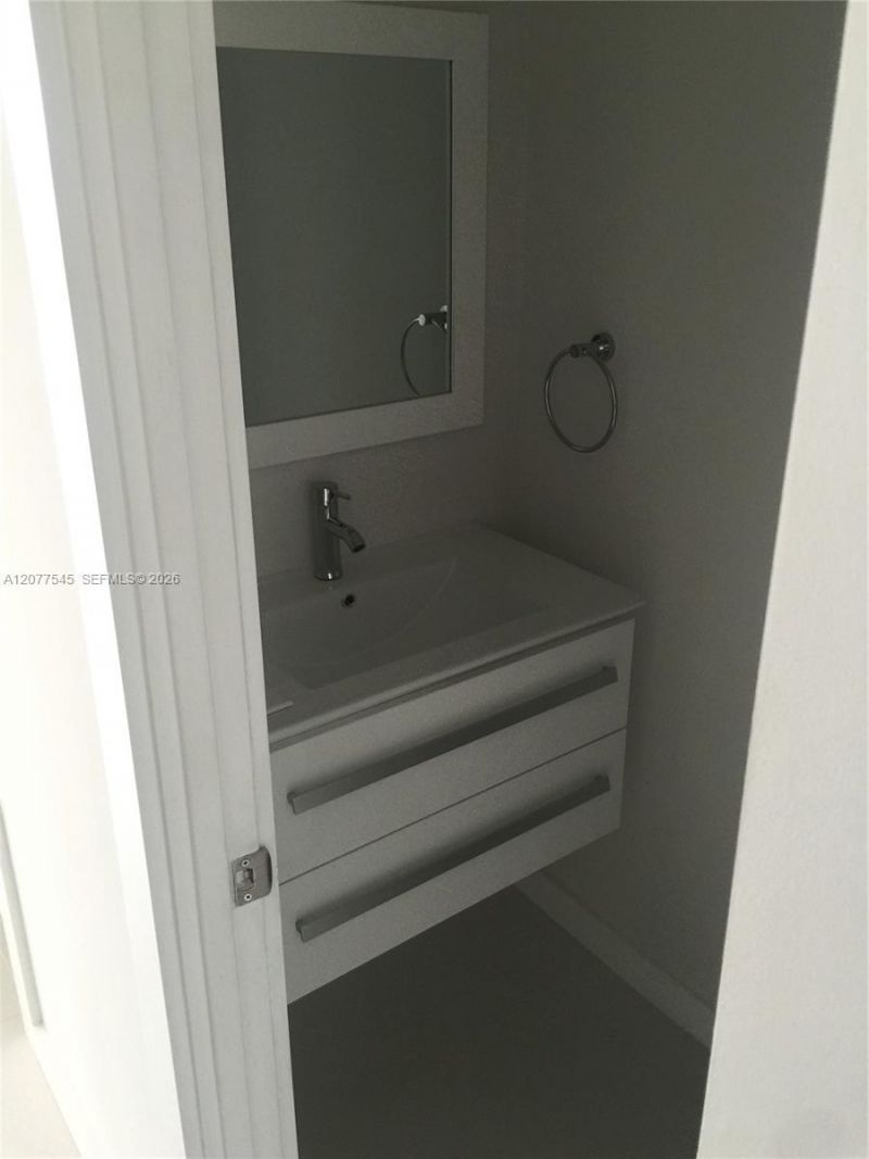 6900 Bay Dr , Unit 5A, Miami Beach, FL 33141 Photo
