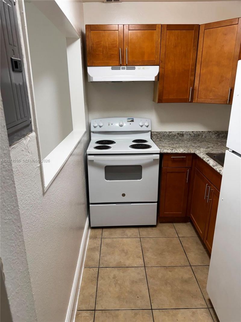 241 SE 9th Ave , Unit 203, Pompano Beach, FL 33060 Photo