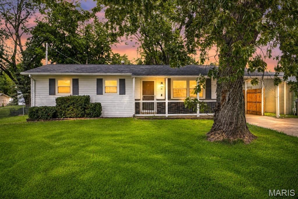 11 Toelle Drive, Saint Charles, MO 63304 Main Photo