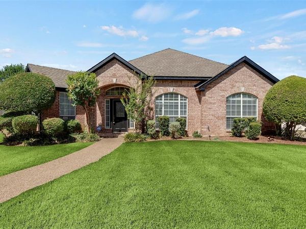 517 Quick Silver Drive, DeSoto, TX 75115