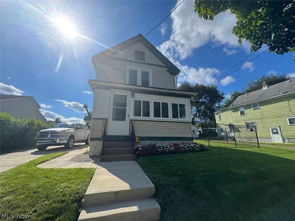 950 Snyder Street , Akron, OH 44307