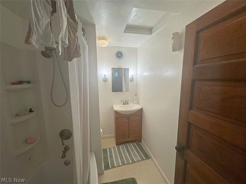 950 Snyder Street, Akron, OH 44307 Photo 10