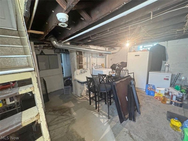 950 Snyder Street, Akron, OH 44307 Photo 12