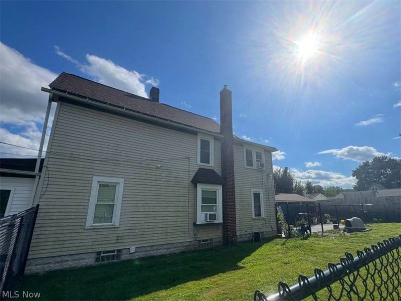 950 Snyder Street, Akron, OH 44307 Photo 4