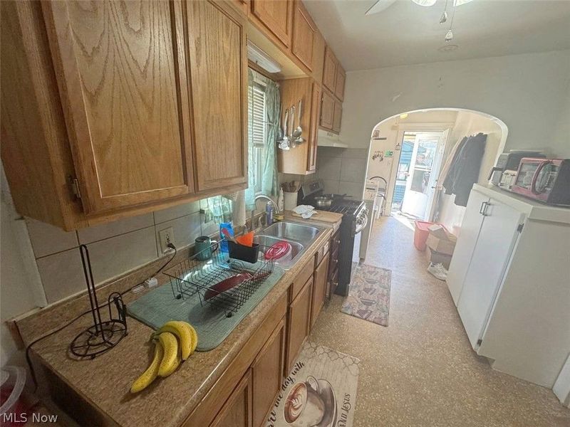 950 Snyder Street, Akron, OH 44307 Photo 7