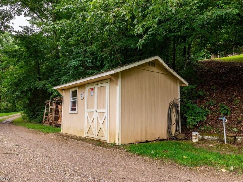 15931 Stocker Ridge Road, Newcomerstown, OH 43832 Photo 36
