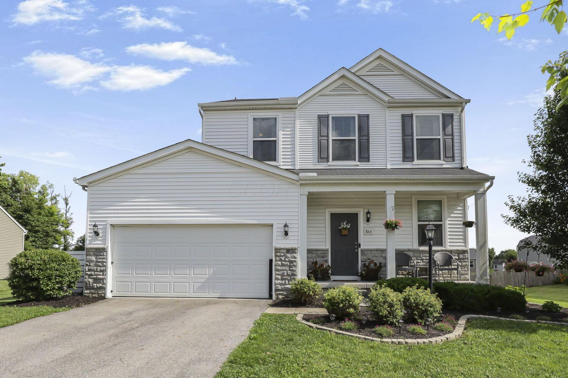 864 Corylus Drive Sw, Pataskala, OH 43062 Main Photo