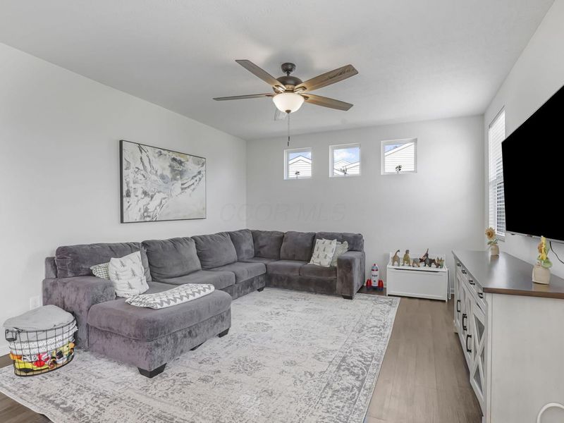 864 Corylus Drive SW, Pataskala, OH 43062 Photo 8
