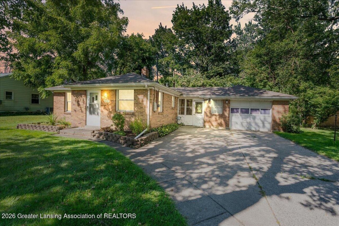 6214 S Washington Avenue, Lansing, MI 48911 Main Photo