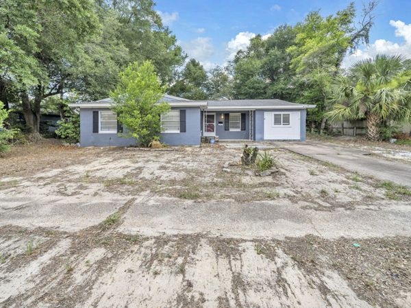 627 Ferretti Avenue, Fort Walton Beach, FL 32547