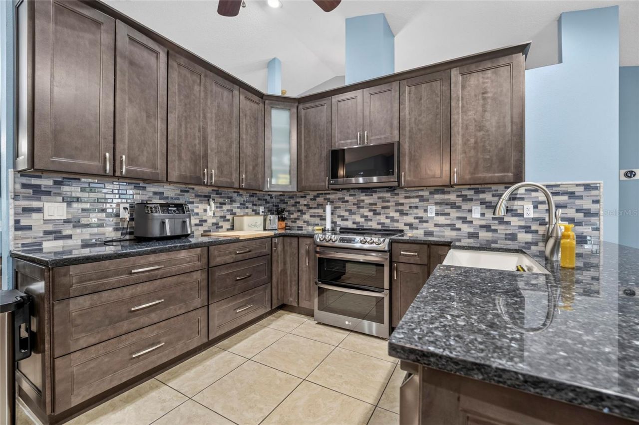 608 Woodview Way, Bradenton, FL 34212 Photo