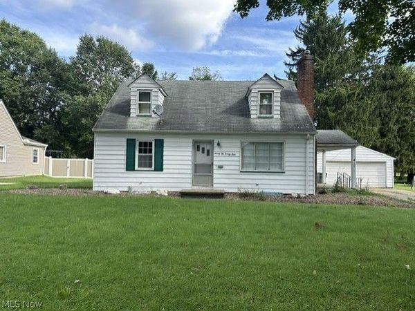 2224 Coral Sea , Youngstown, OH 44511