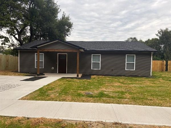 5525 S 1st Street, St Joseph, MO 64504