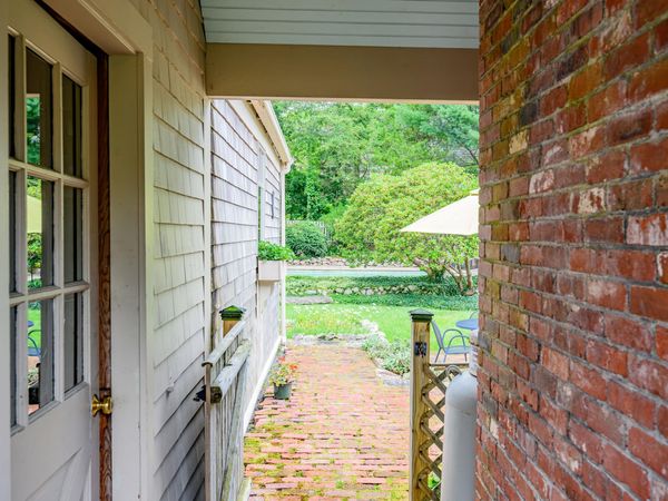 18 Manor Drive, East Sandwich, MA 02537