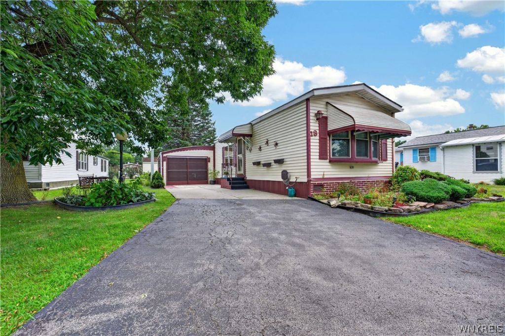 18 Alsace Street, Buffalo, NY 14224 Main Photo