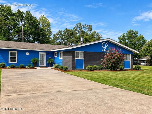 1100 W Jefferson Avenue, Greenwood, MS 38930