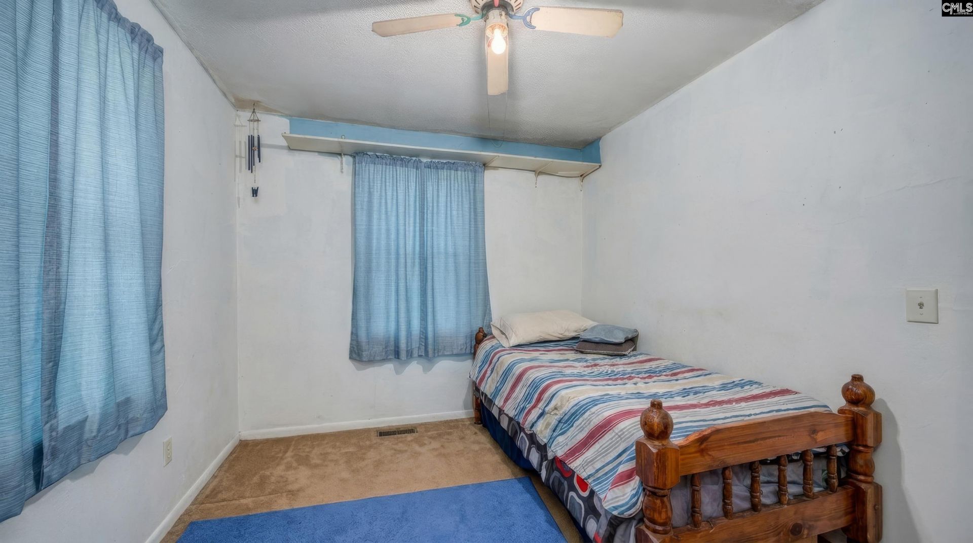 331 Derrick Street Photo 19