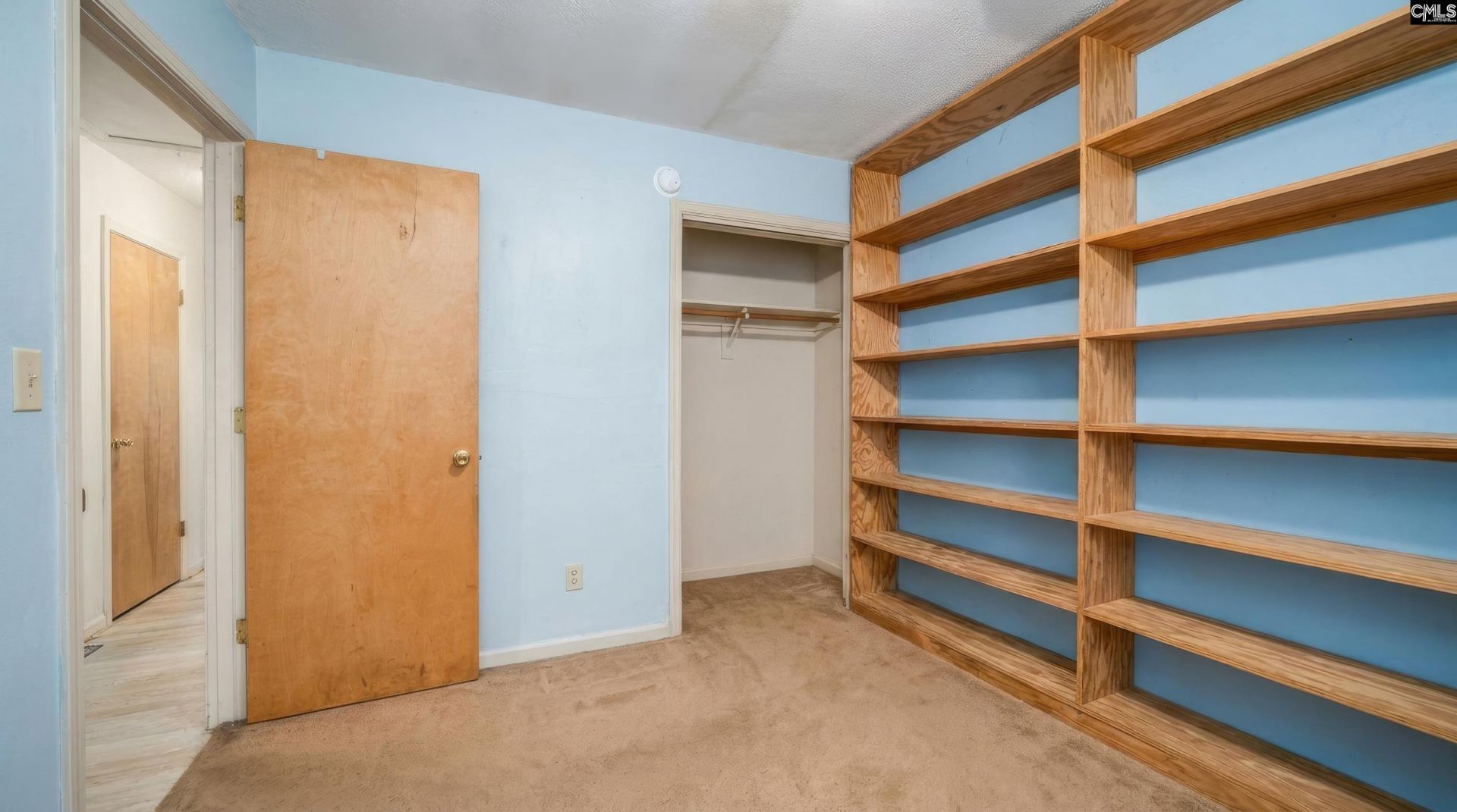 331 Derrick Street Photo 20