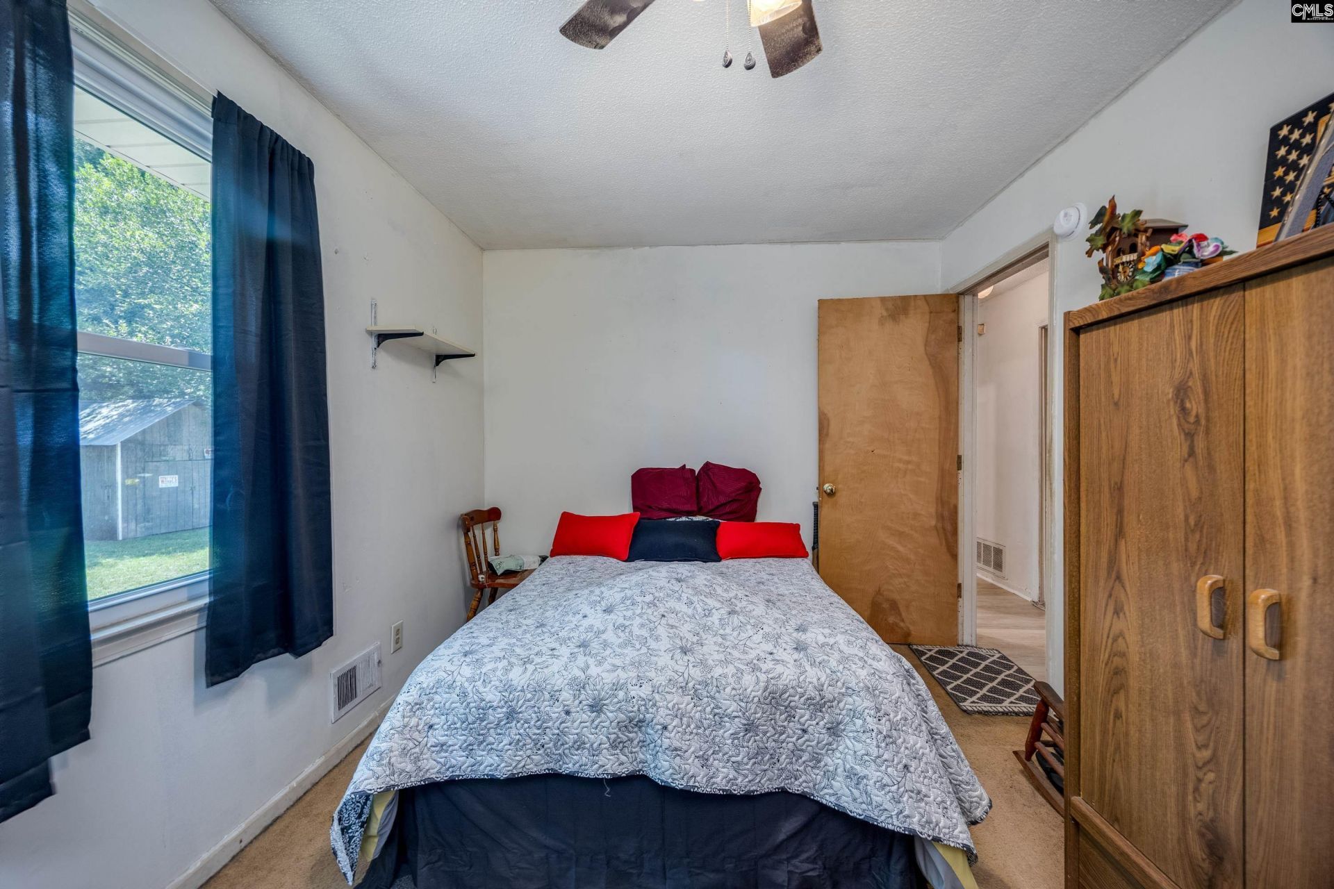 331 Derrick Street Photo 21