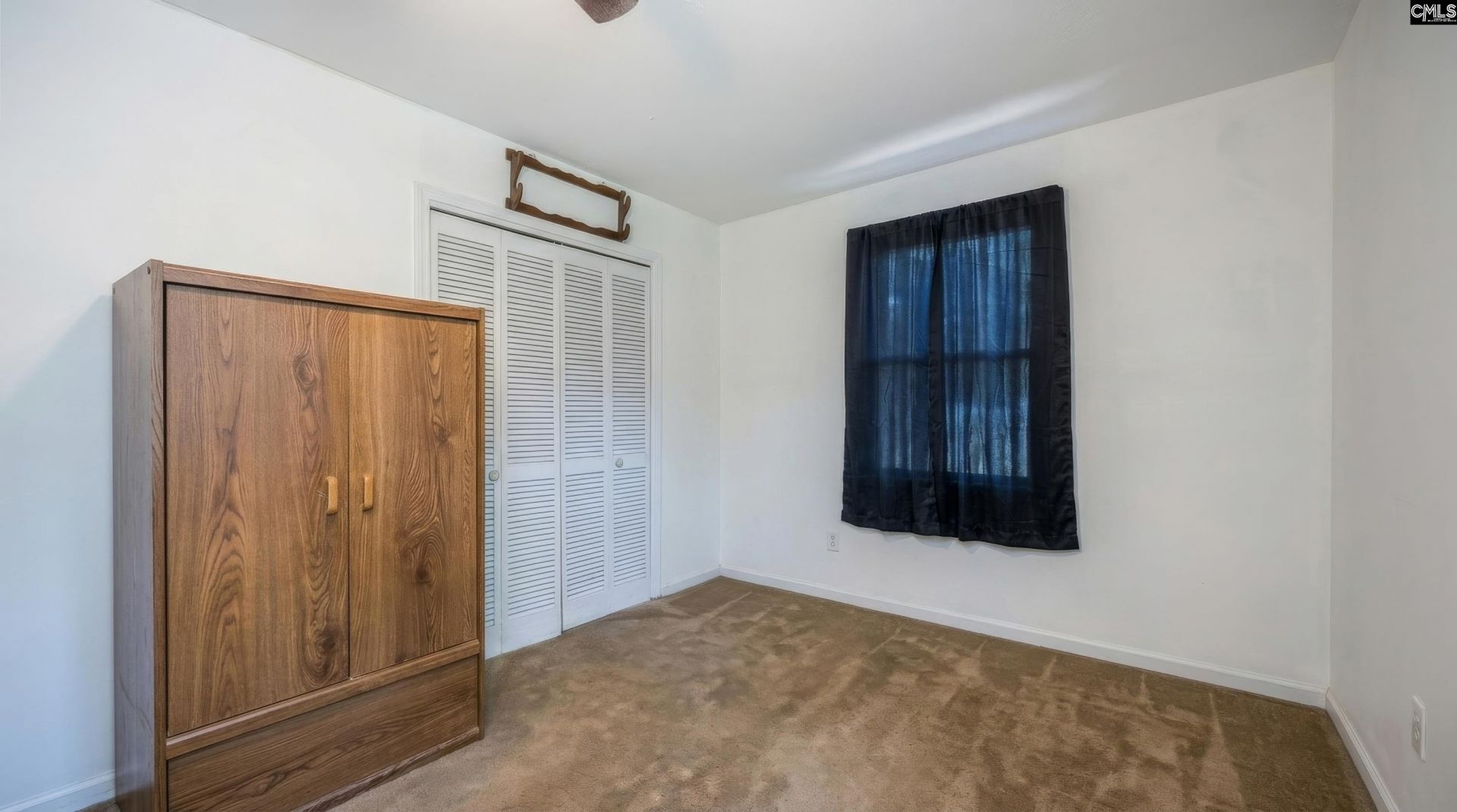 331 Derrick Street Photo 26