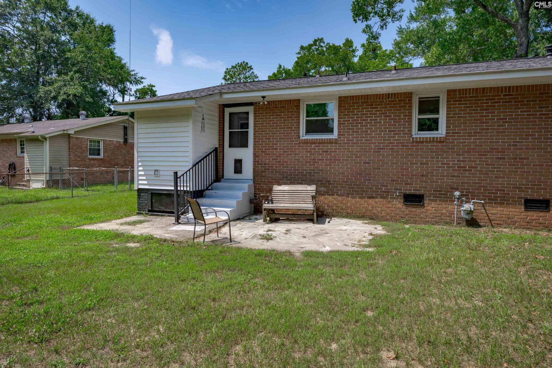 331 Derrick Street Photo 27