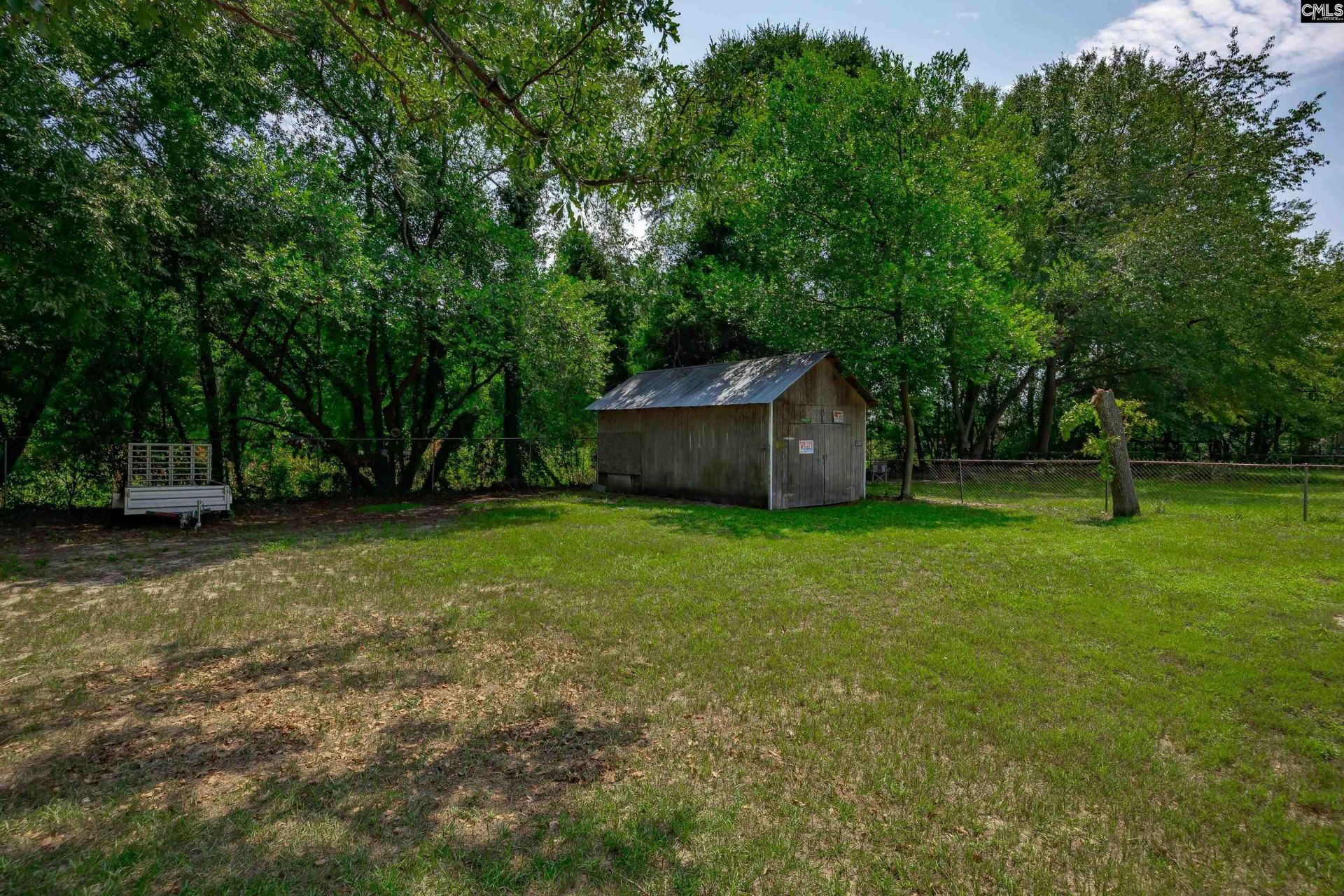 331 Derrick Street Photo 28