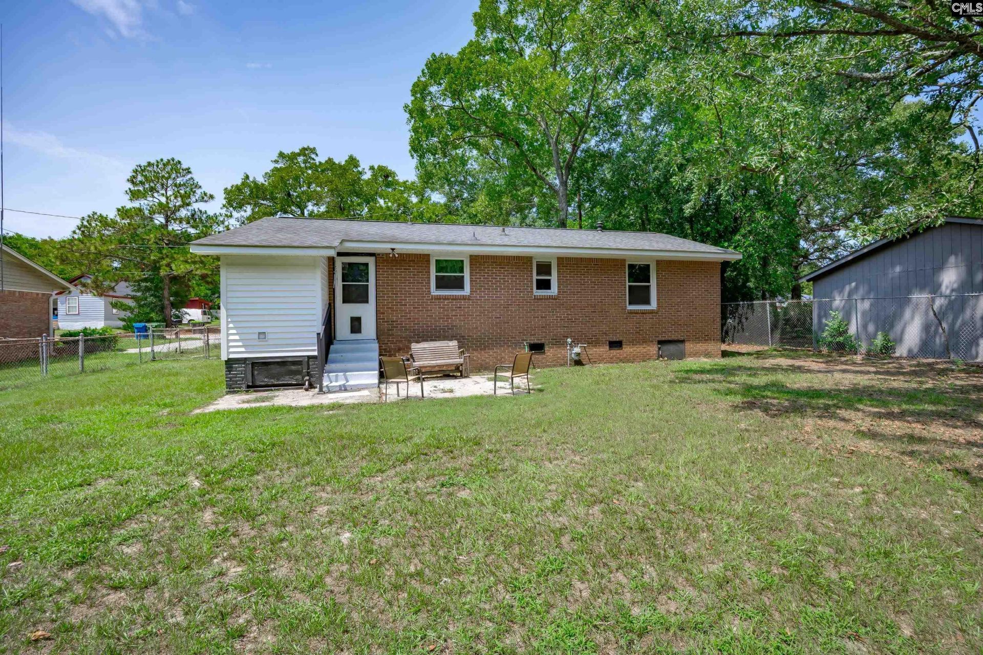 331 Derrick Street Photo 29