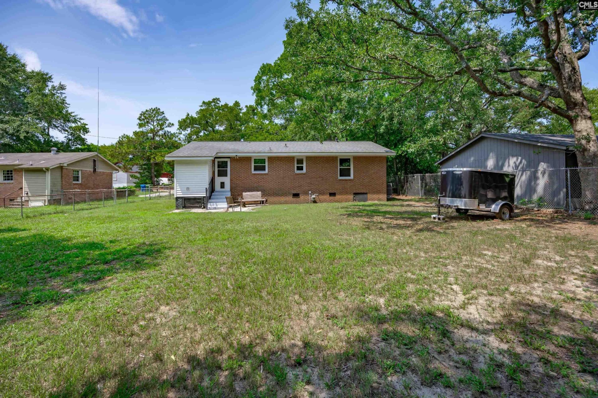 331 Derrick Street Photo 30
