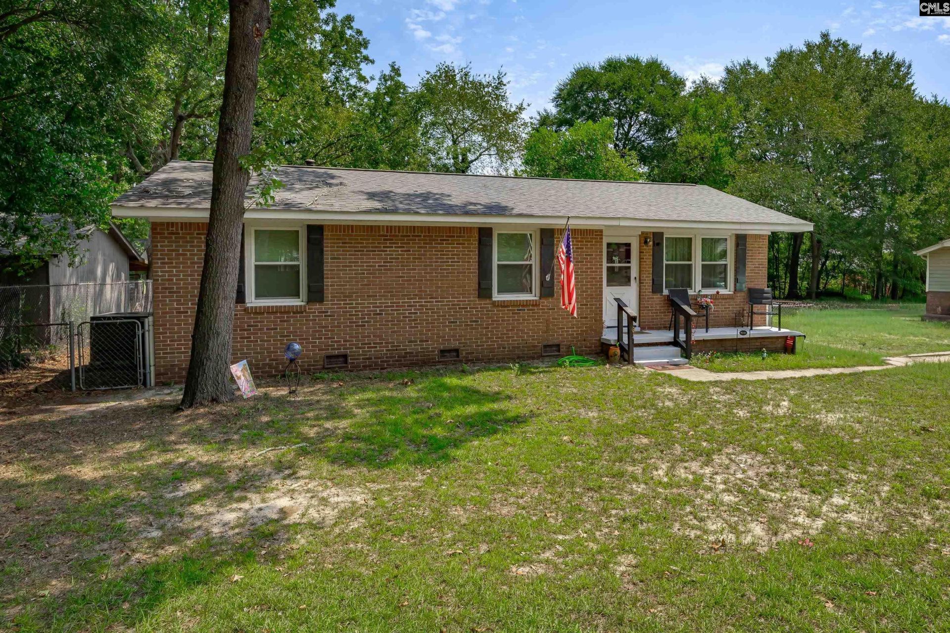 331 Derrick Street Photo 5