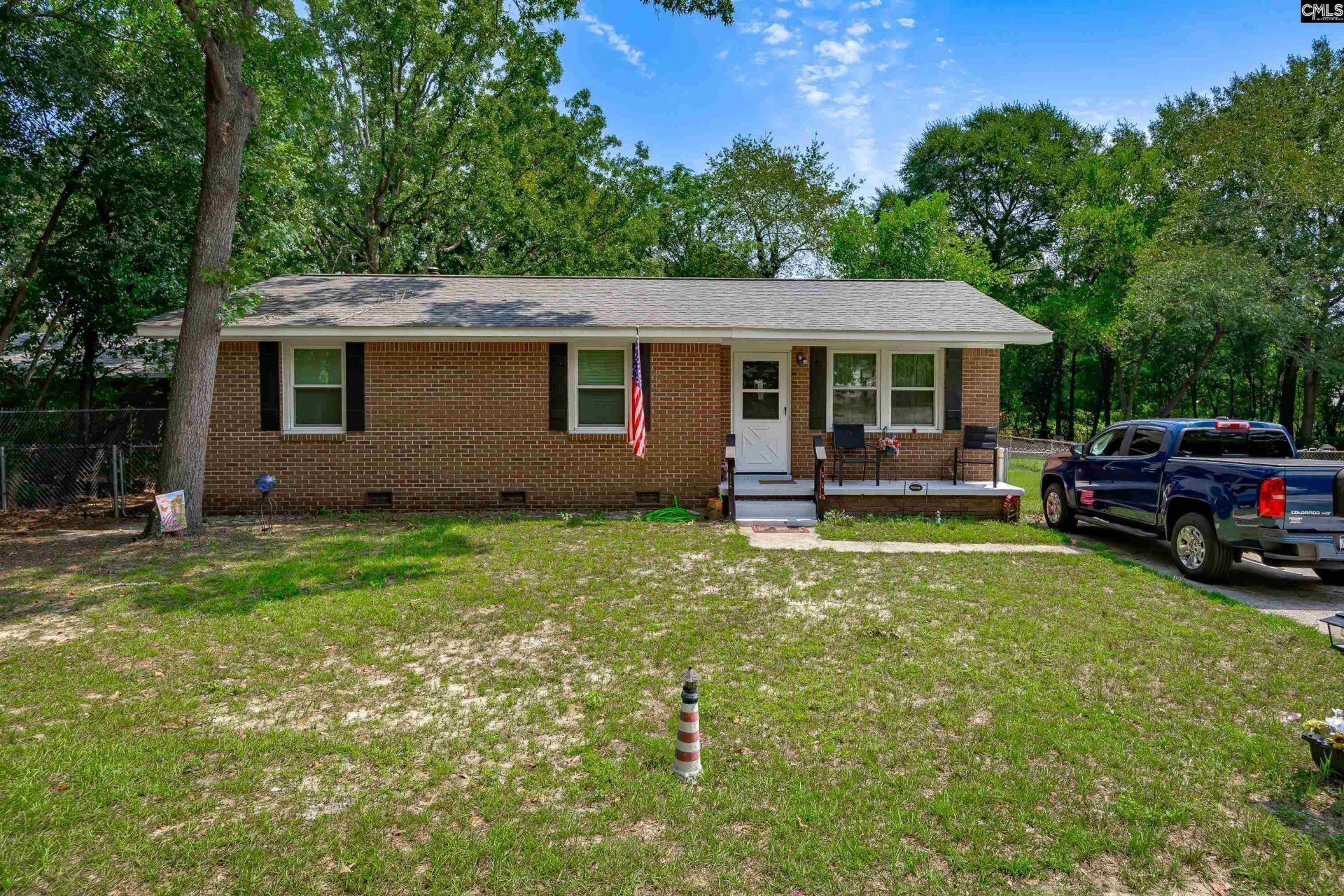 331 Derrick Street Photo 6