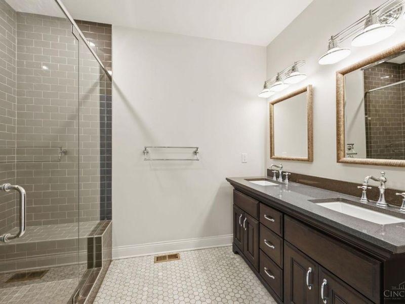 1329 Republic Street, Cincinnati, OH 45202 Photo 31