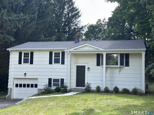 10 Indian Hill, North Branford, CT 06405