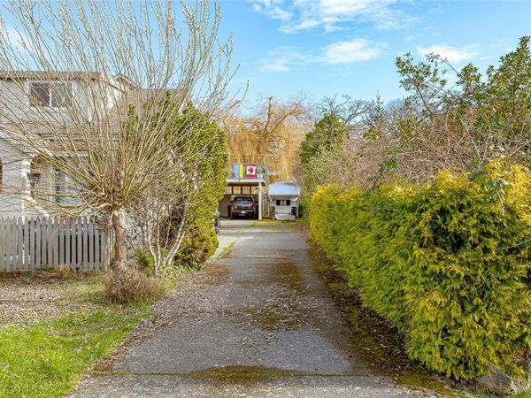 485 Sturdee St , Esquimalt, BC V9A 6R2