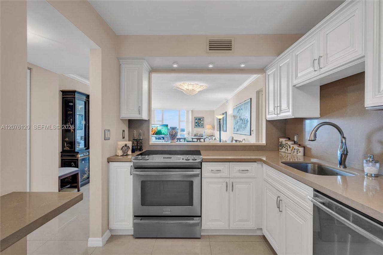 20335 W Country Club Dr, Unit 2409, Aventura, FL 33180 Photo