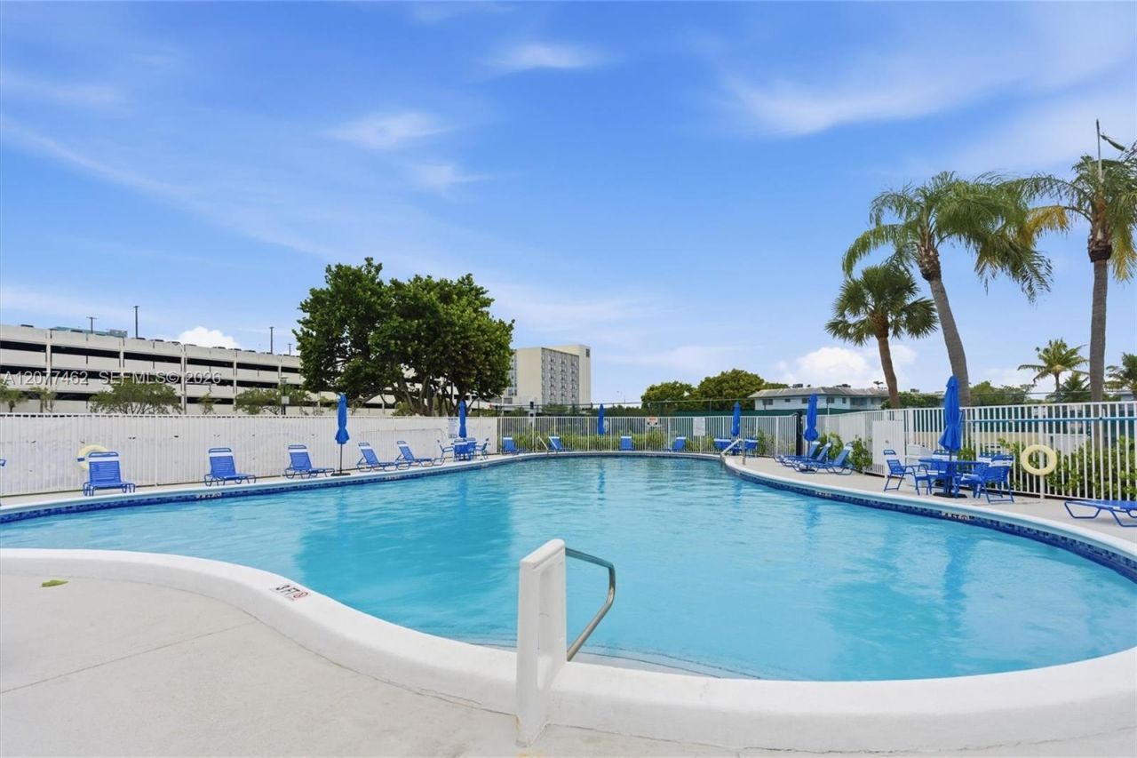 7680 SW 82nd St , Unit H121, Miami, FL 33143 Photo