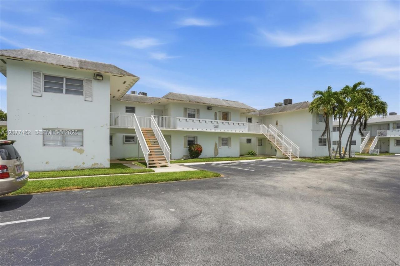 7680 SW 82nd St , Unit H121, Miami, FL 33143 Photo