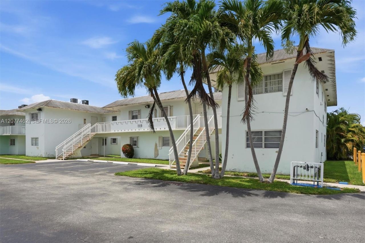 7680 SW 82nd St , Unit H121, Miami, FL 33143 Photo